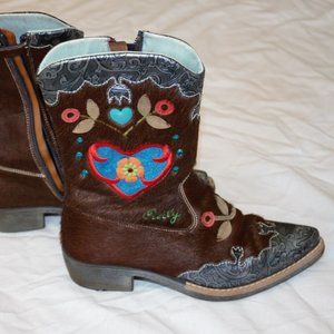 Beautiful Pony Hair Vintage Oilily Boots